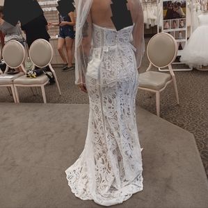 Wedding dress size 4 brand new with tags